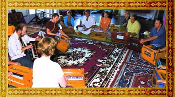 learn to play harmonium with Daniel Tucker