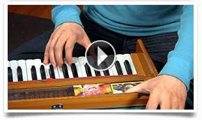 Kirtan Central - Picking a Harmonium video